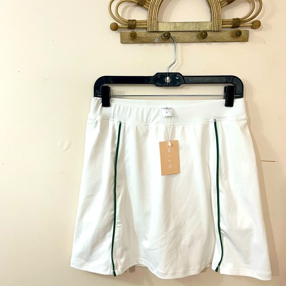 Wilo White Athletic Skort L NEW